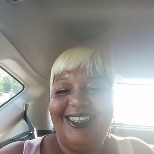 Meet your Posher, Stacy